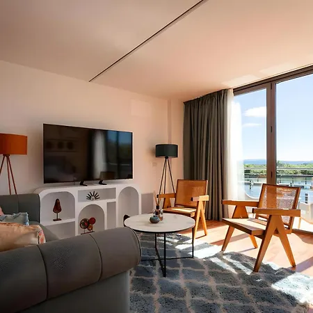 فندق Hotiday Marina 4*