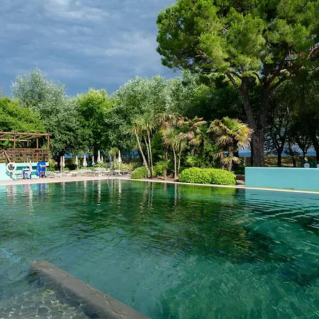 Hotiday Marina 4* غرادو