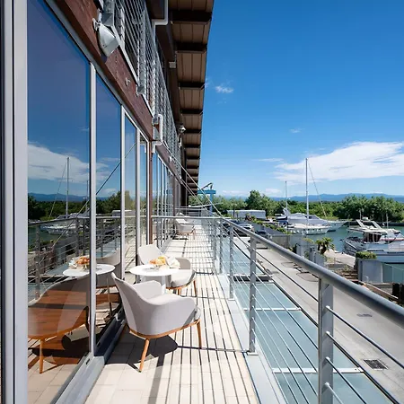 Hotiday Marina Hotel